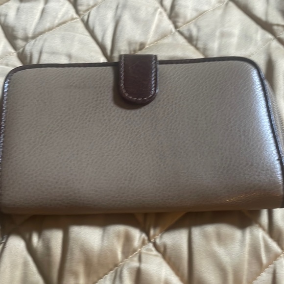 Rosetti wallet good condition leathers SALE 2/15.00 - Picture 4 of 8